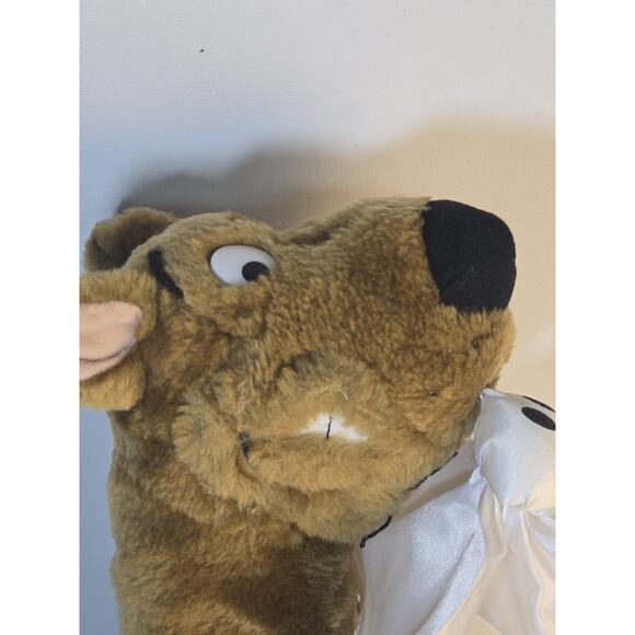 Scooby Doo Gnarling Teeth Holding Ghost Plush Sitting 2002 Toy Network 14" - Picture 2 of 10